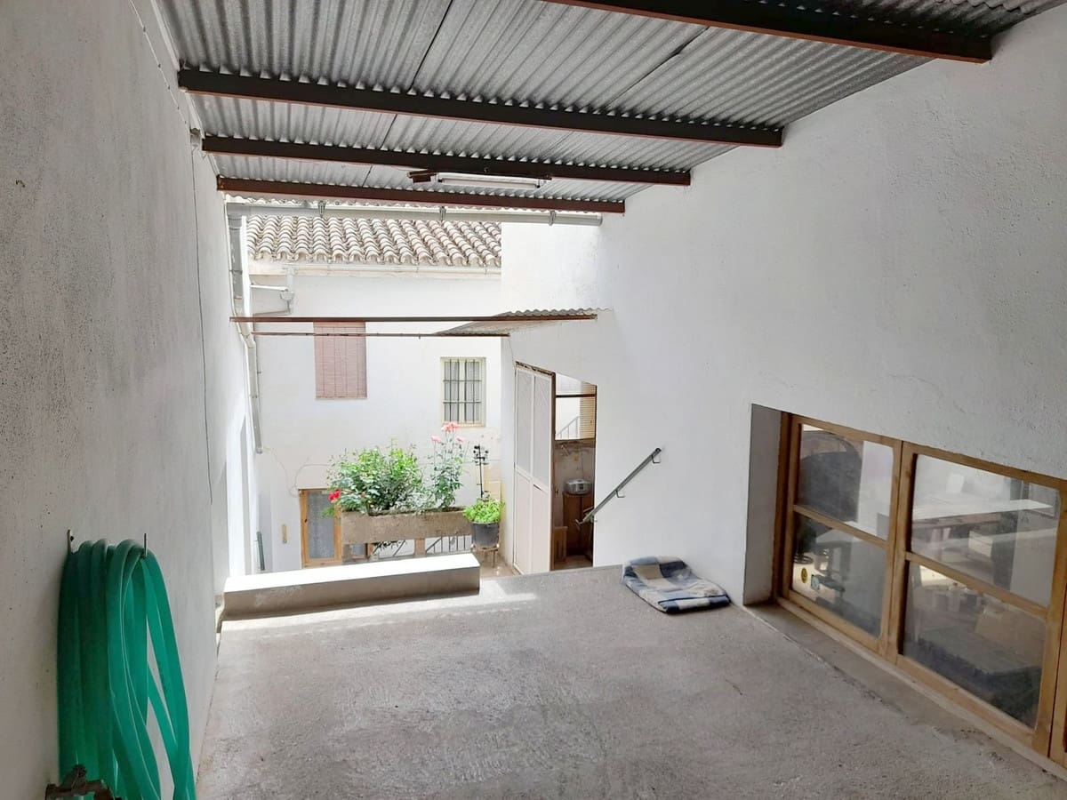 6 bedroom Townhouse for sale in Villanueva del Rosario with garage - € 279,000 (Ref: 9442834)