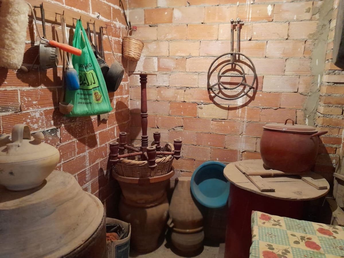 6 bedroom Townhouse for sale in Villanueva del Rosario with garage - € 279,000 (Ref: 9442834)