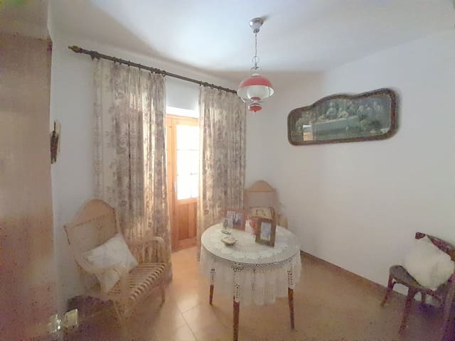 Casa de 6 habitaciones en Villanueva del Rosario en venta con garaje - 279.000 € (Ref: 9442834)