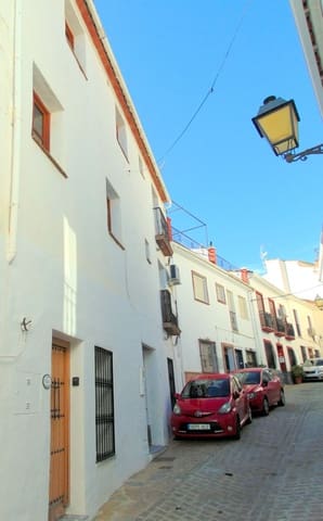 Casa de 3 habitaciones en Monda en venta - 290.000 € (Ref: 9444490)