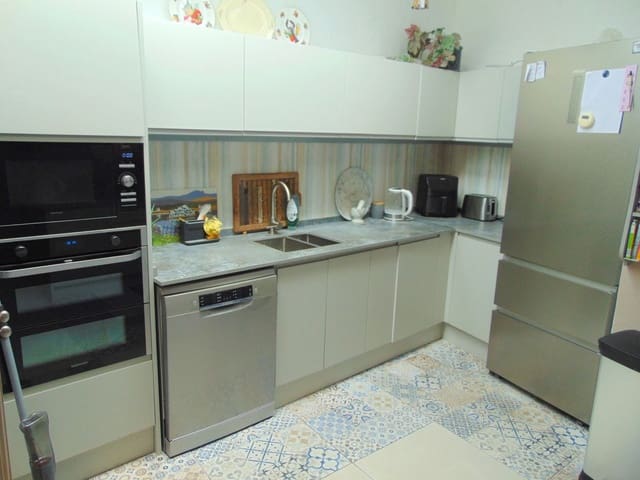 Casa de 3 habitaciones en Monda en venta - 290.000 € (Ref: 9444490)