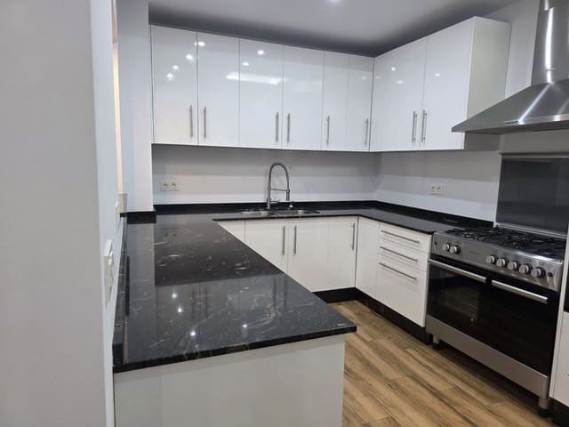 2 sovrum Lägenhet till salu i Coín - 265 000 € (Ref: 9447177)