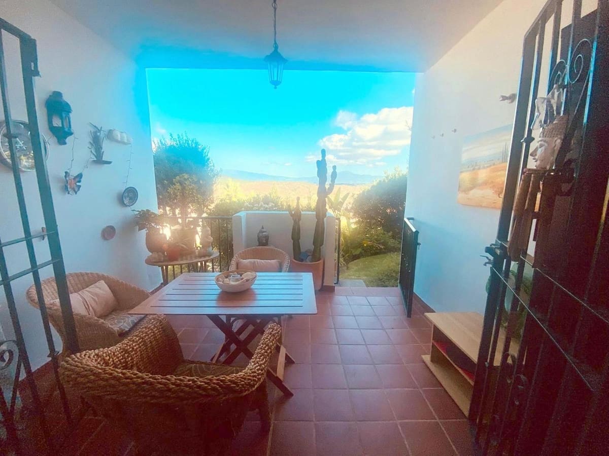 2 soverom Leilighet til salgs i Alhaurin Golf med svømmebasseng garasje - € 275 000 (Ref: 9450854)