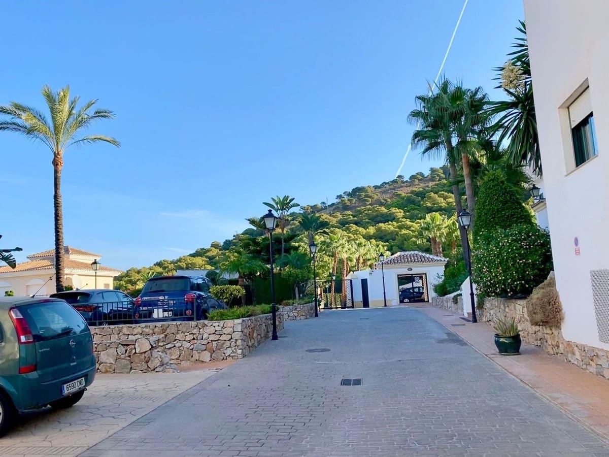 2 bedroom Apartment for sale in Alhaurin Golf with pool garage - € 275,000 (Ref: 9450854)