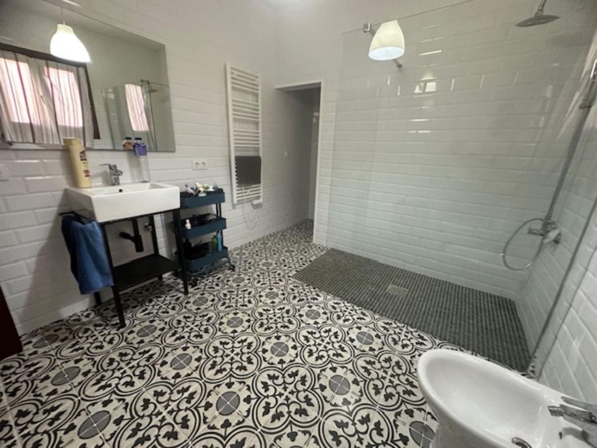 3 bedroom Villa for sale in Fuente de Piedra with pool garage - € 250,000 (Ref: 9465910)