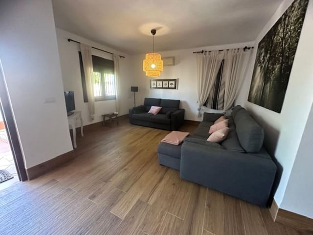 3 soveværelse Villa til salg i Fuente de Piedra med swimmingpool garage - € 250.000 (Ref: 9465910)