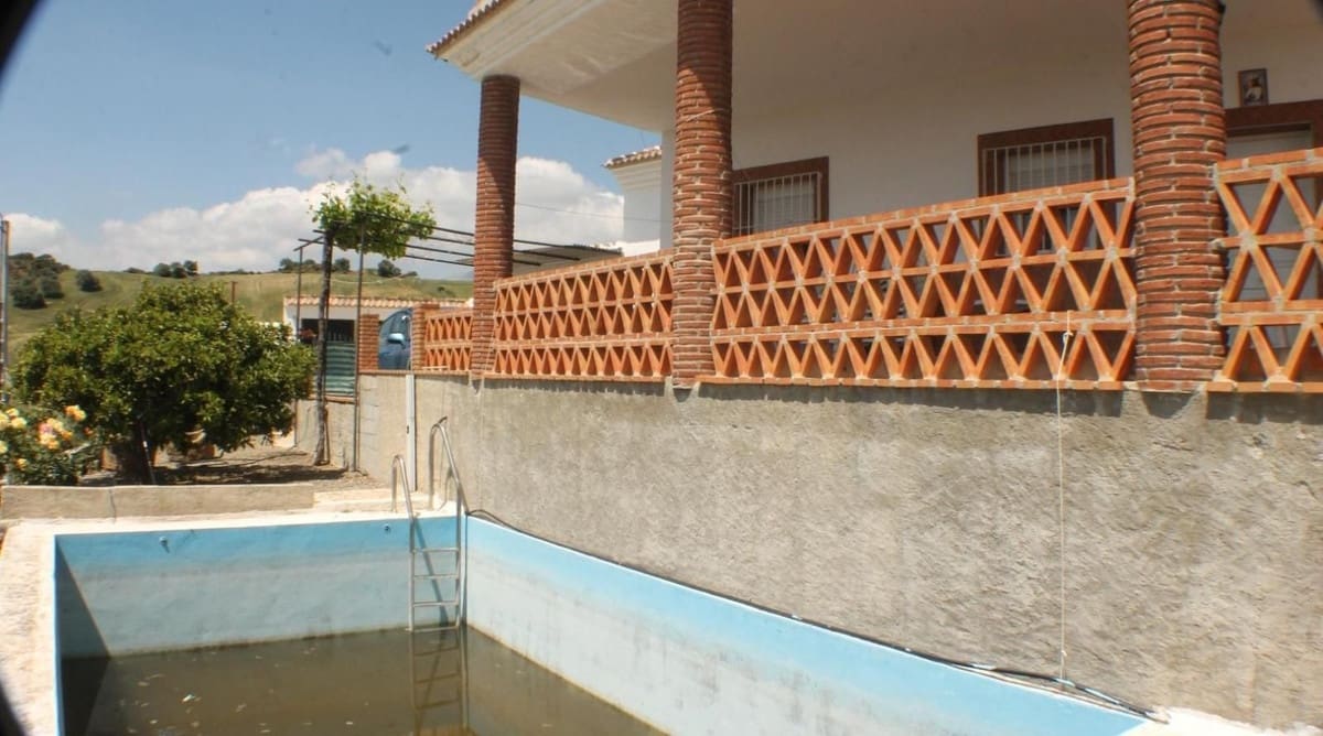 4 bedroom Finca/Country House for sale in Gibralgalia with pool garage - € 332,500 (Ref: 9481538)