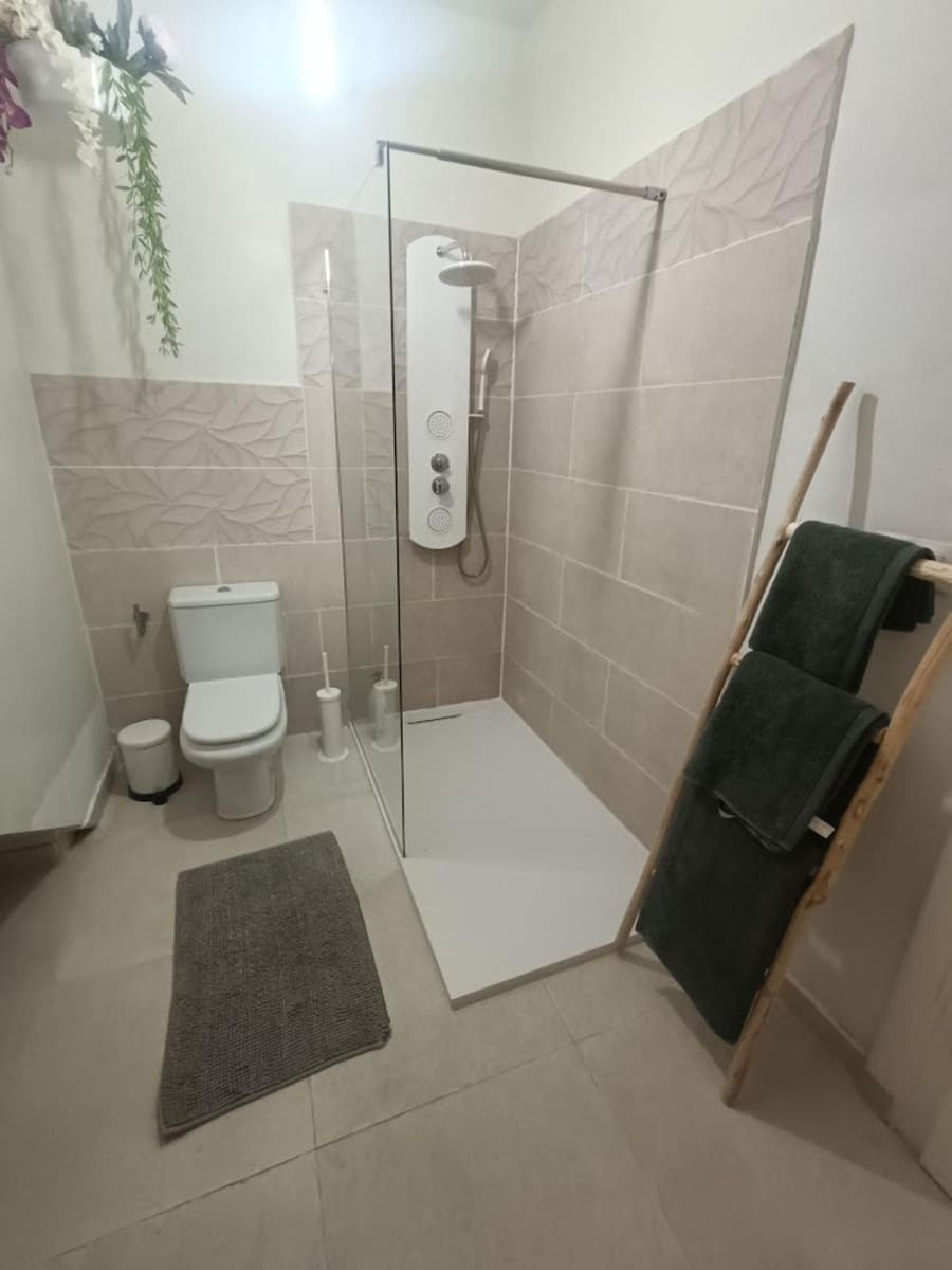 3 soveværelse Erhverv til salg i Coin med garage - € 597.000 (Ref: 9483592)