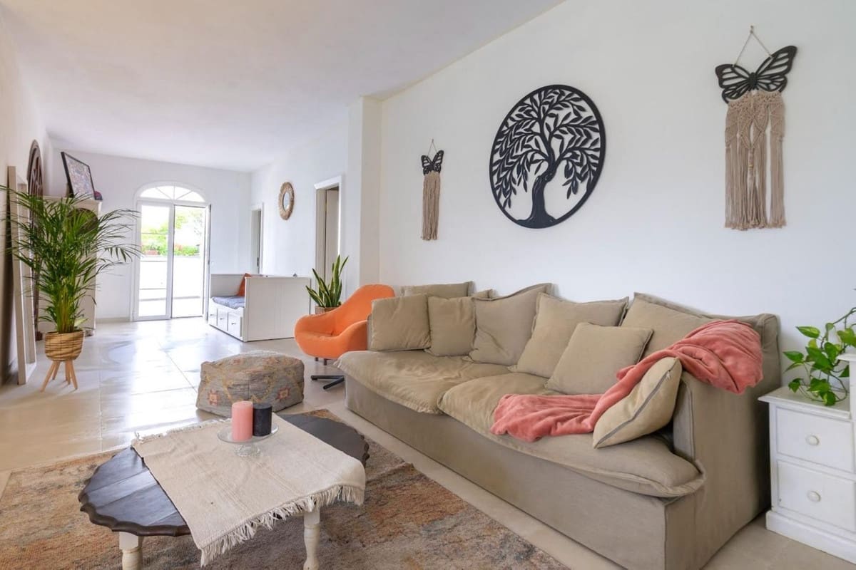 3 bedroom Commercial for sale in Coin with garage - € 597,000 (Ref: 9483592)