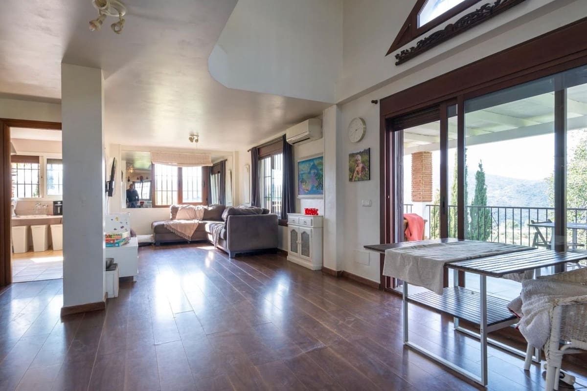 3 bedroom Finca/Country House for sale in Coin with garage - € 597,000 (Ref: 9483593)