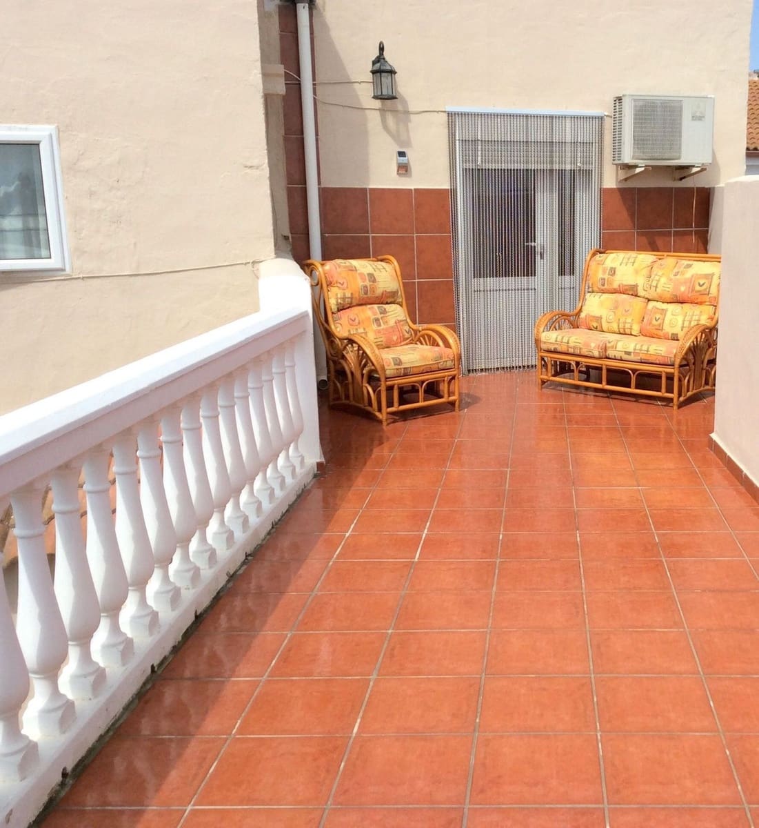 5 bedroom Villa for sale in Mollina with garage - € 170,000 (Ref: 9525072)