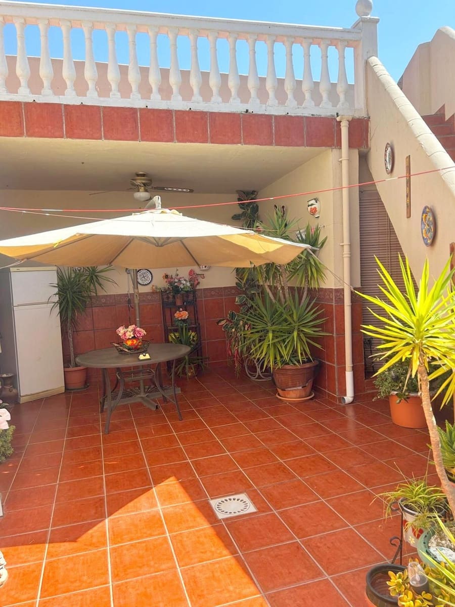 5 bedroom Villa for sale in Mollina with garage - € 170,000 (Ref: 9525072)