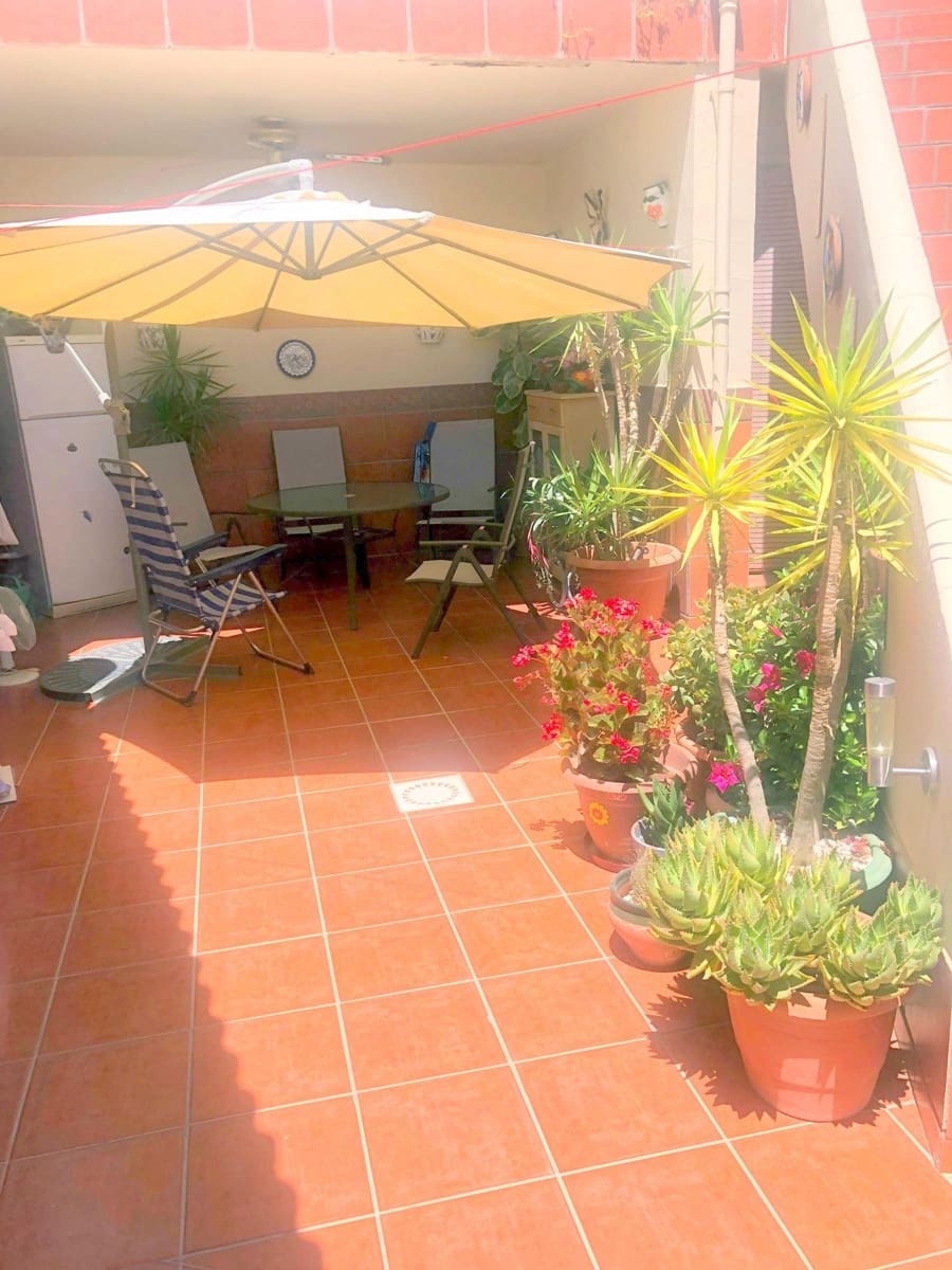 5 bedroom Villa for sale in Mollina with garage - € 170,000 (Ref: 9525072)