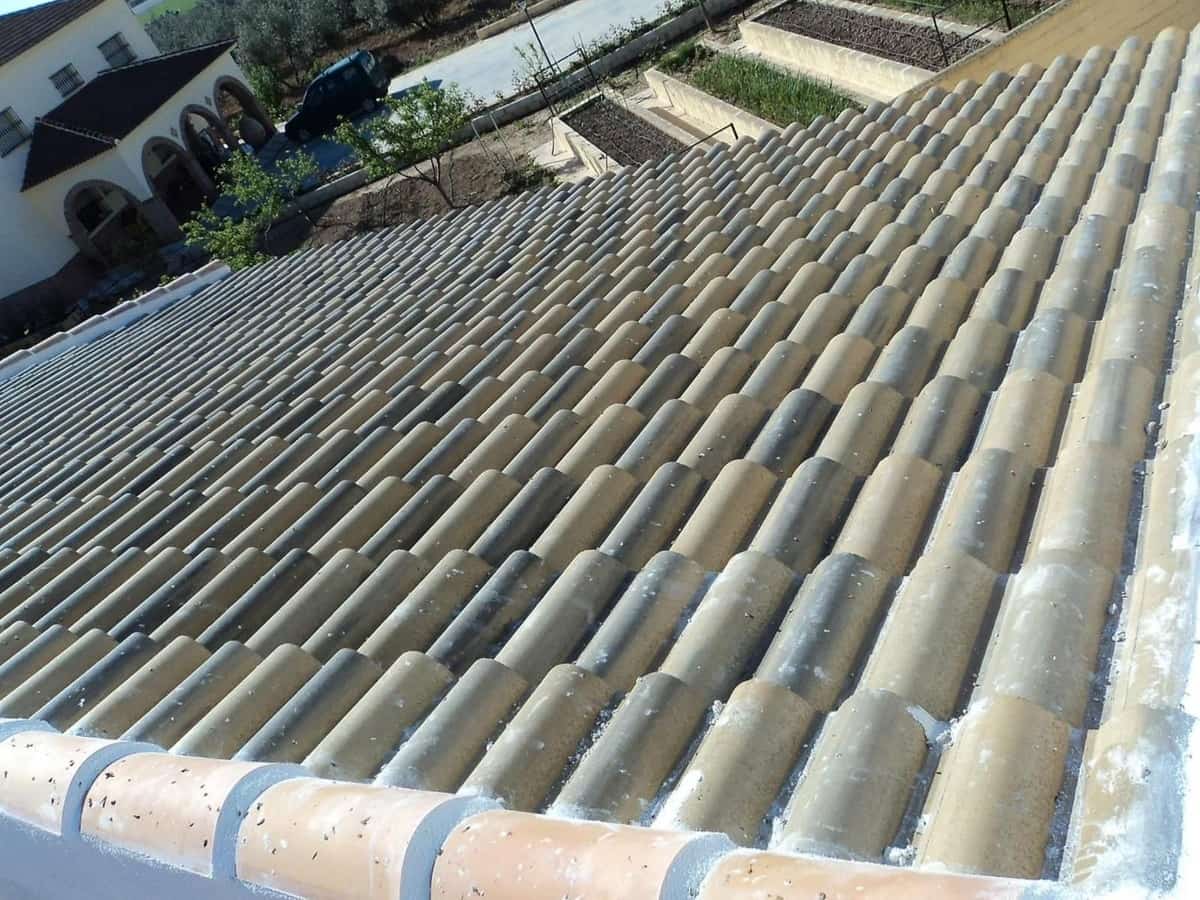 5 bedroom Villa for sale in Mollina with garage - € 170,000 (Ref: 9525072)