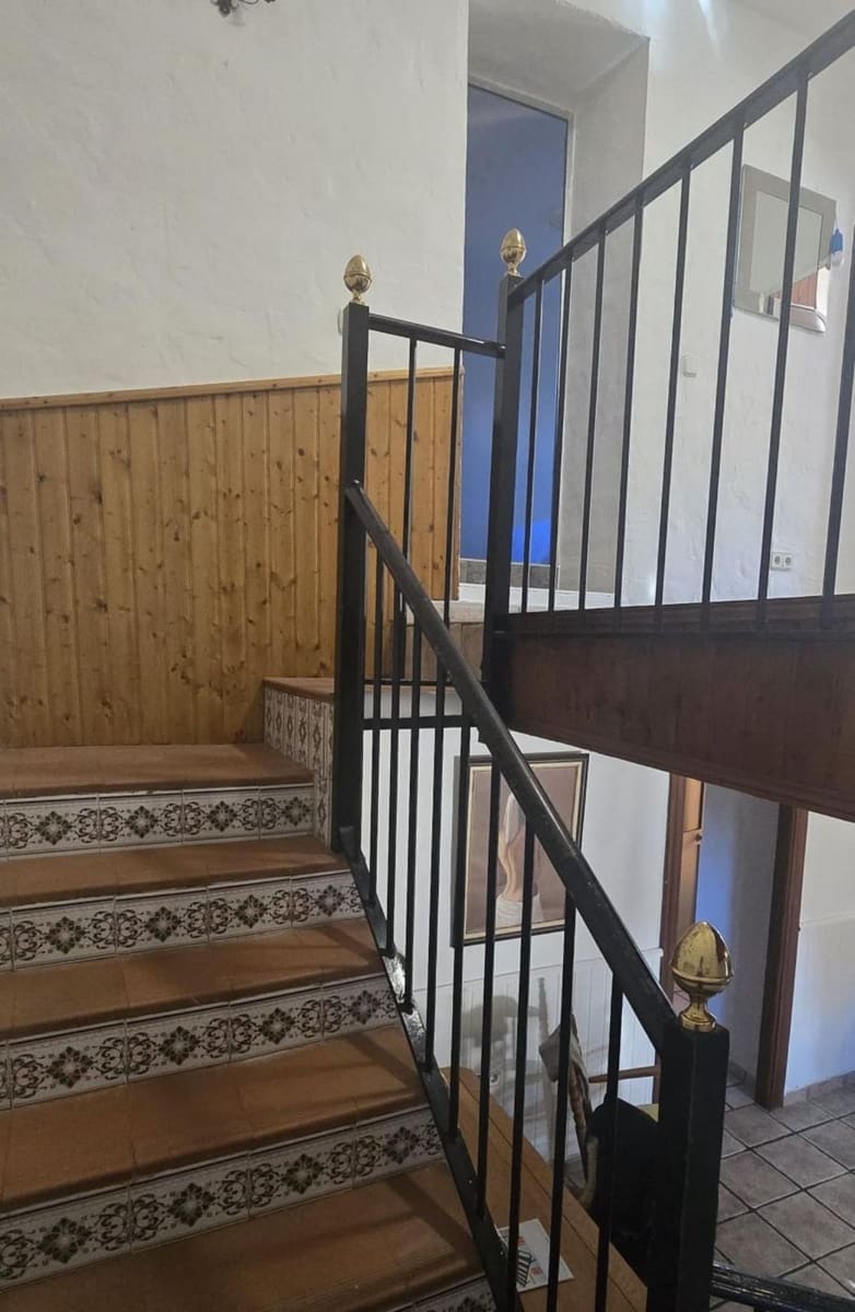 5 bedroom Villa for sale in Alhaurin el Grande with pool garage - € 550,000 (Ref: 9596850)