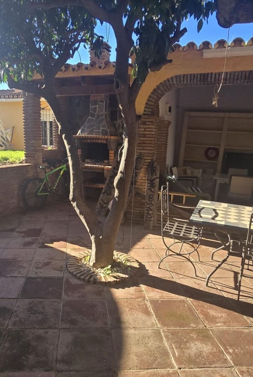 5 bedroom Villa for sale in Alhaurin el Grande with pool garage - € 550,000 (Ref: 9596850)