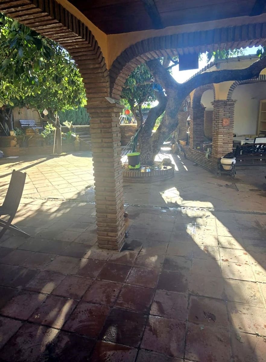 5 bedroom Villa for sale in Alhaurin el Grande with pool garage - € 485,000 (Ref: 9596850)