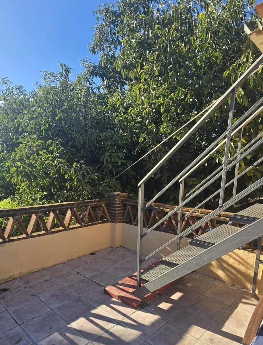 5 bedroom Villa for sale in Alhaurin el Grande with pool garage - € 485,000 (Ref: 9596850)