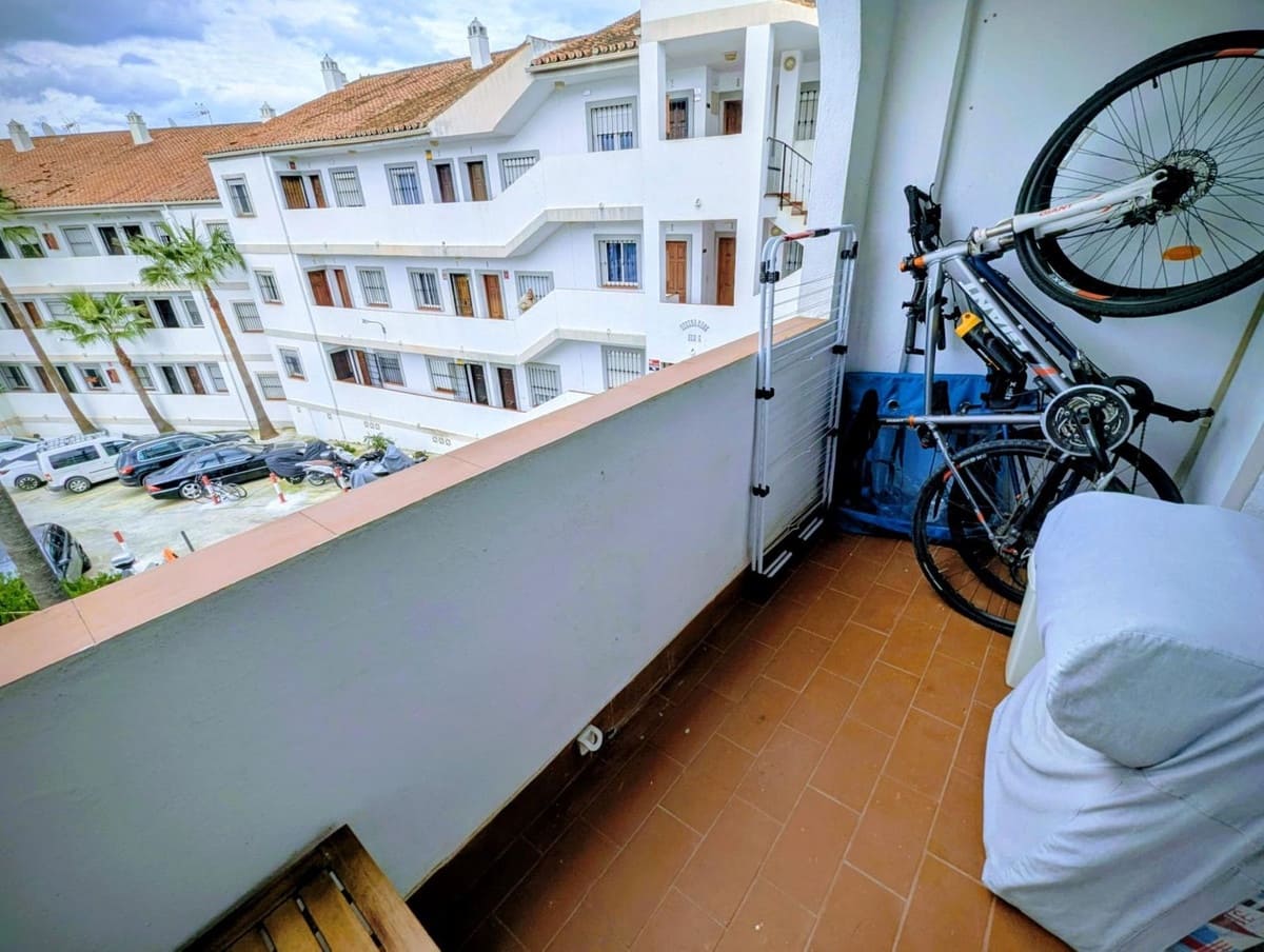 1 bedroom Apartment for sale in Cerro del Aguila with pool garage - € 189,000 (Ref: 9638104)