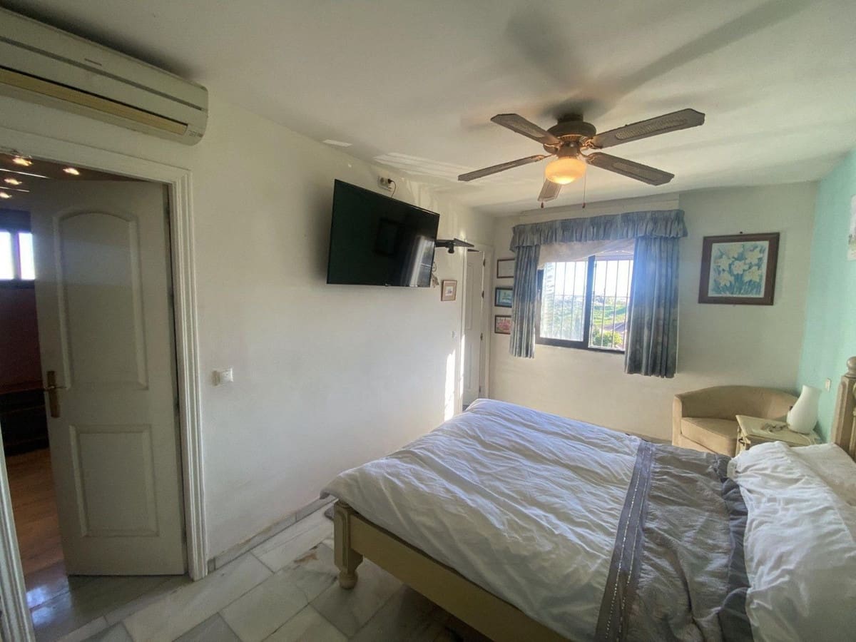 6 slaapkamer Villa te koop in Cerro del Aguila met zwembad garage - € 695.000 (Ref: 9638105)