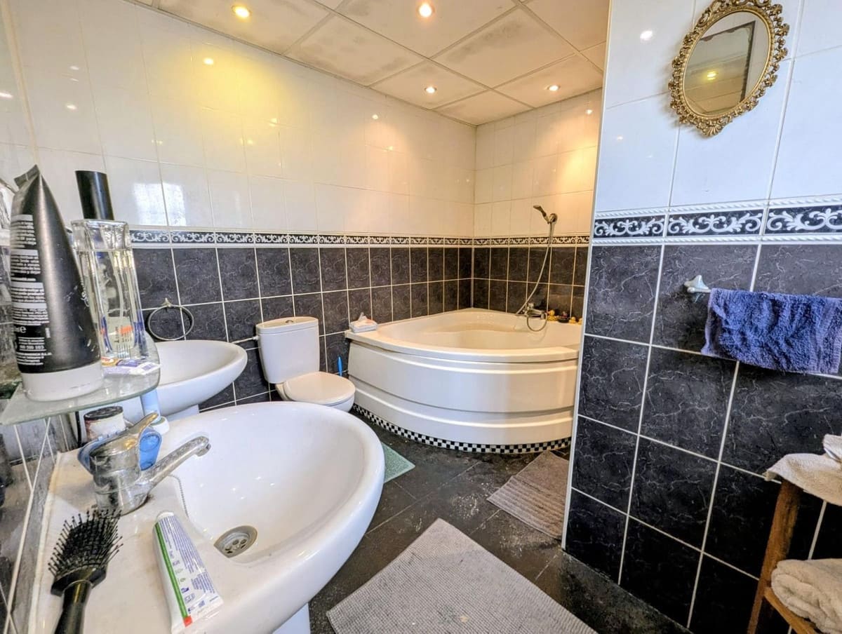 6 slaapkamer Villa te koop in Cerro del Aguila met zwembad garage - € 695.000 (Ref: 9638105)