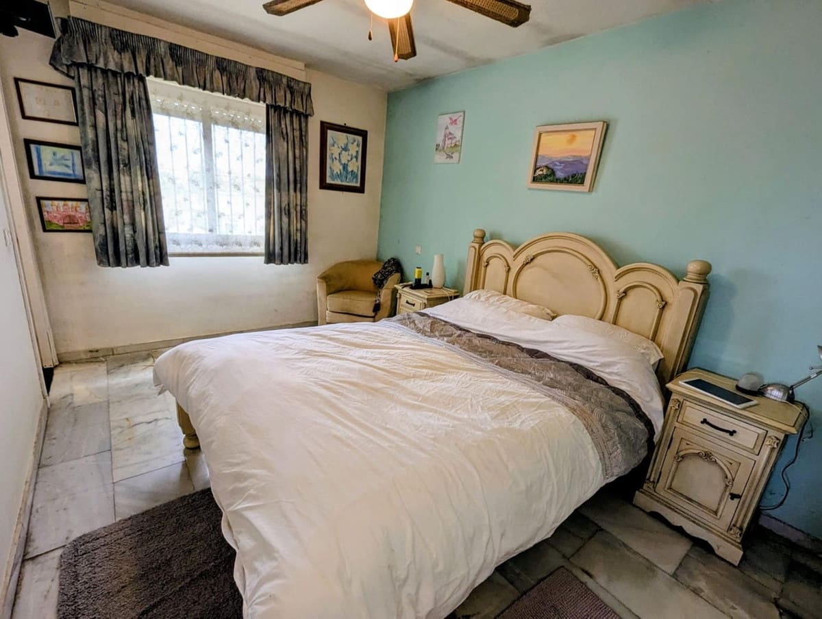 6 slaapkamer Villa te koop in Cerro del Aguila met zwembad garage - € 695.000 (Ref: 9638105)