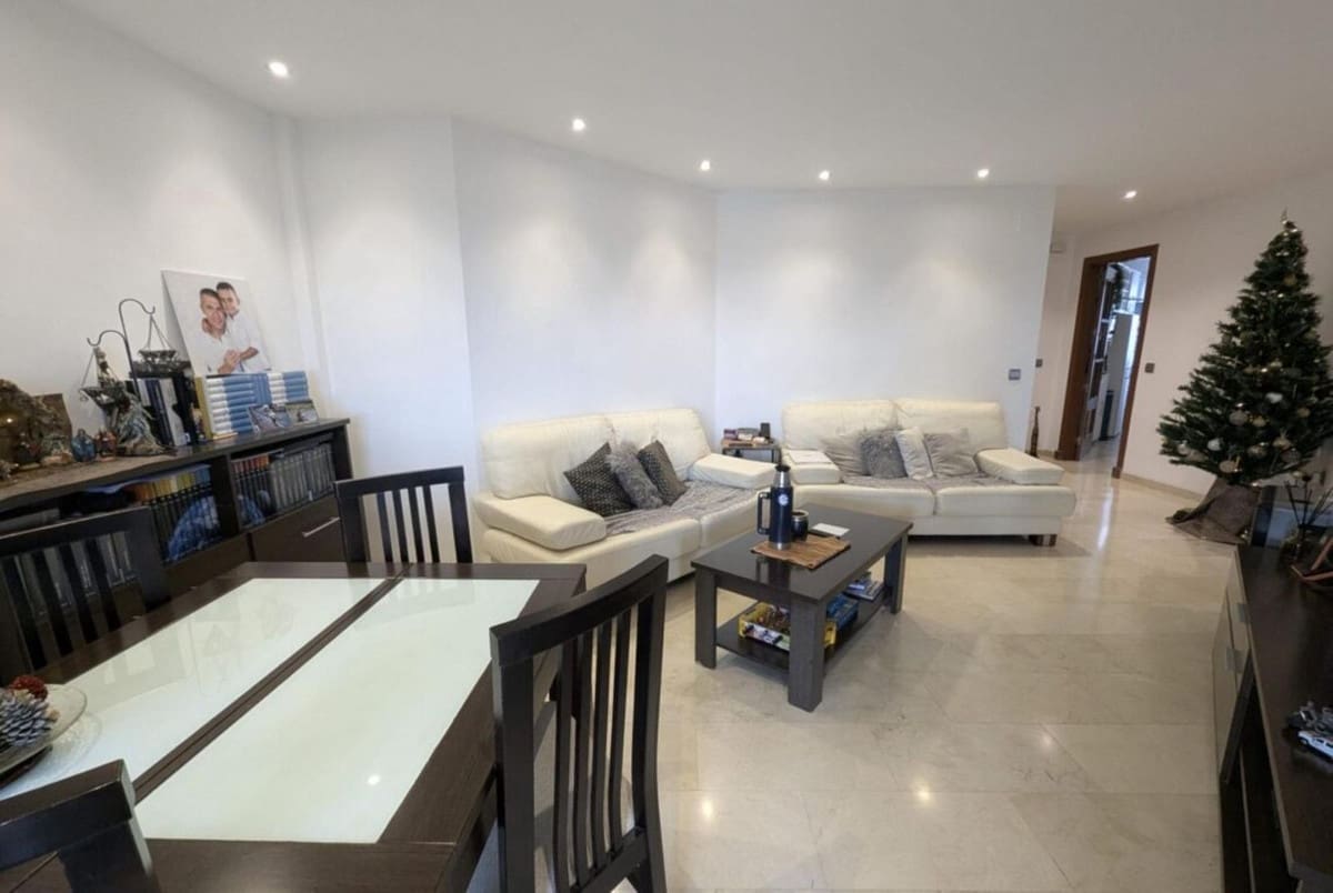 2 slaapkamer Appartement te koop in Nueva Andalucia - € 259.000 (Ref: 9640945)
