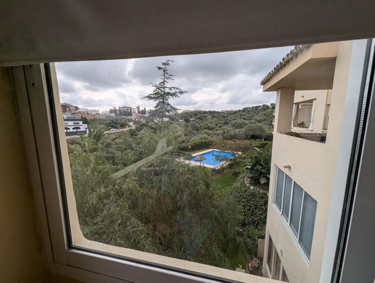 2 slaapkamer Appartement te koop in Nueva Andalucia - € 259.000 (Ref: 9640945)