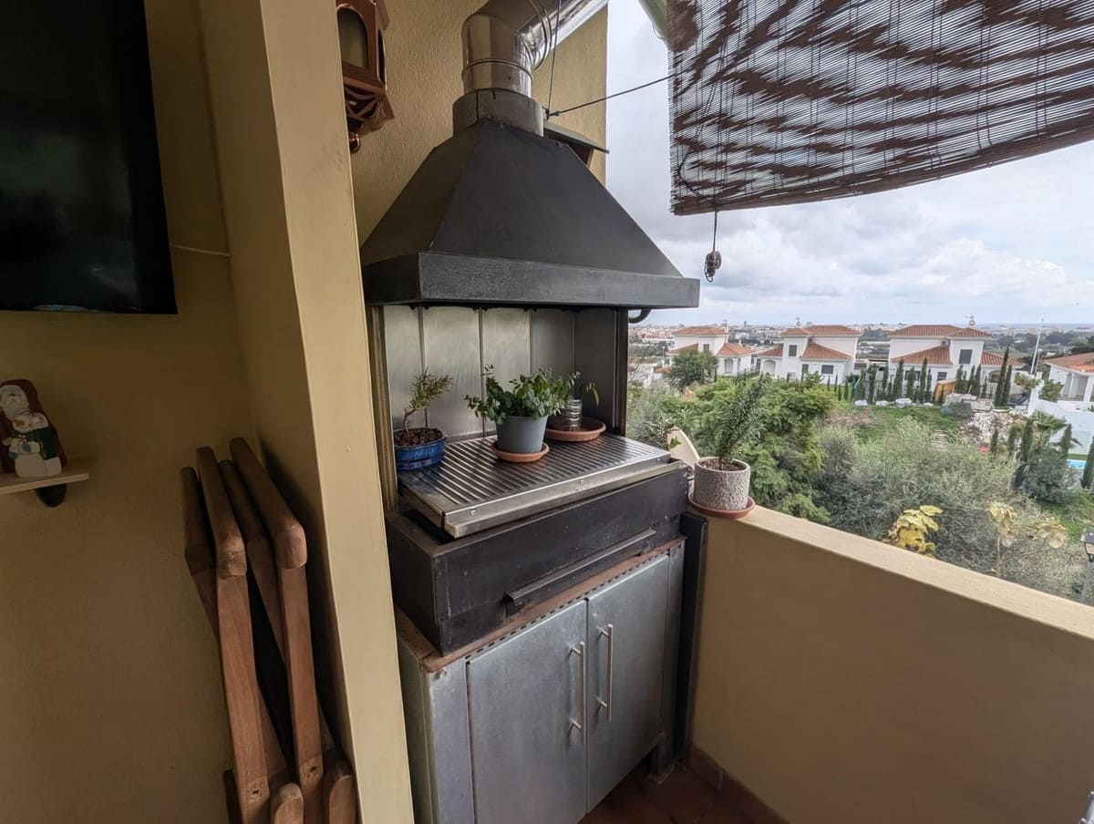 2 bedroom Apartment for sale in Cerro del Aguila - € 259,000 (Ref: 9640945)