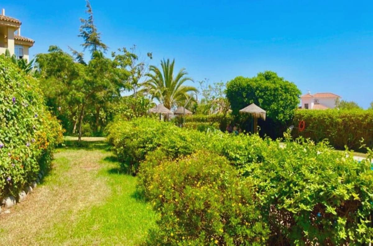 2 bedroom Apartment for sale in Cerro del Aguila - € 259,000 (Ref: 9640945)