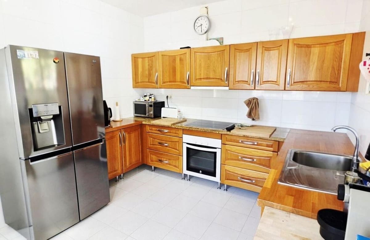 4 sypialnia Willa na sprzedaż w Fuengirola z basenem garażem - 1 200 000 € (Ref: 9640946)