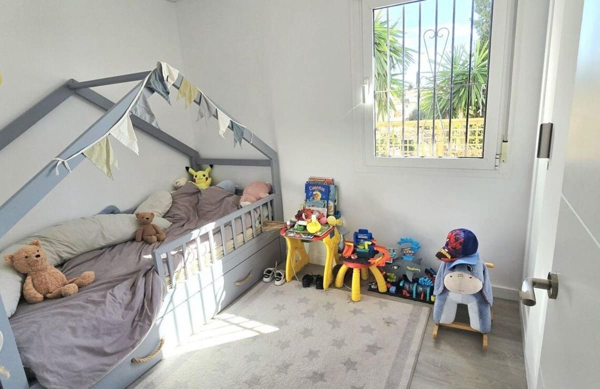 4 soveværelse Villa til salg i Fuengirola med swimmingpool garage - € 1.200.000 (Ref: 9640946)