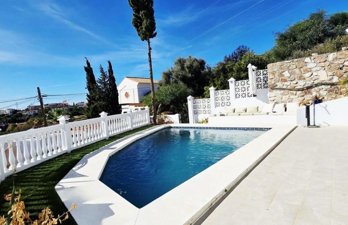 4 soveværelse Villa til salg i Fuengirola med swimmingpool garage - € 1.200.000 (Ref: 9640946)