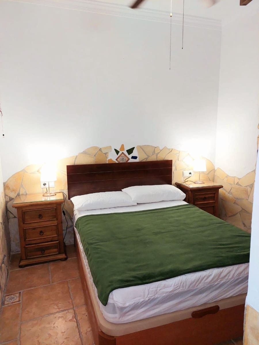 4 slaapkamer Commercieel te koop in Monda - € 299.000 (Ref: 9650624)