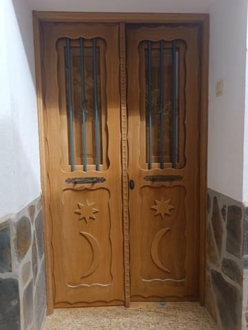 5 bedroom Semi-detached Villa for sale in Guaro - € 299,000 (Ref: 9665378)