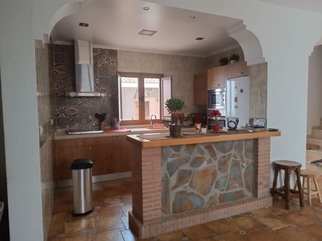 5 camera da letto Villetta Bifamiliare in vendita in Guaro - 299.000 € (Rif: 9665378)