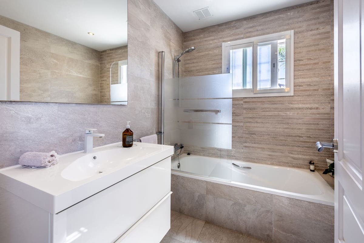 5 sovrum Villa till salu i Coin med pool garage - 995 000 € (Ref: 9666996)