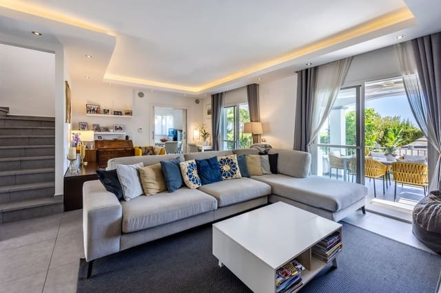 5 sypialnia Willa na sprzedaż w Coín z basenem garażem - 995 000 € (Ref: 9666996)