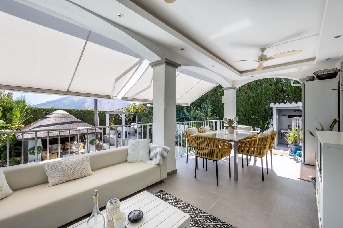 5 bedroom Villa for sale in Coin with pool garage - € 995,000 (Ref: 9666996)