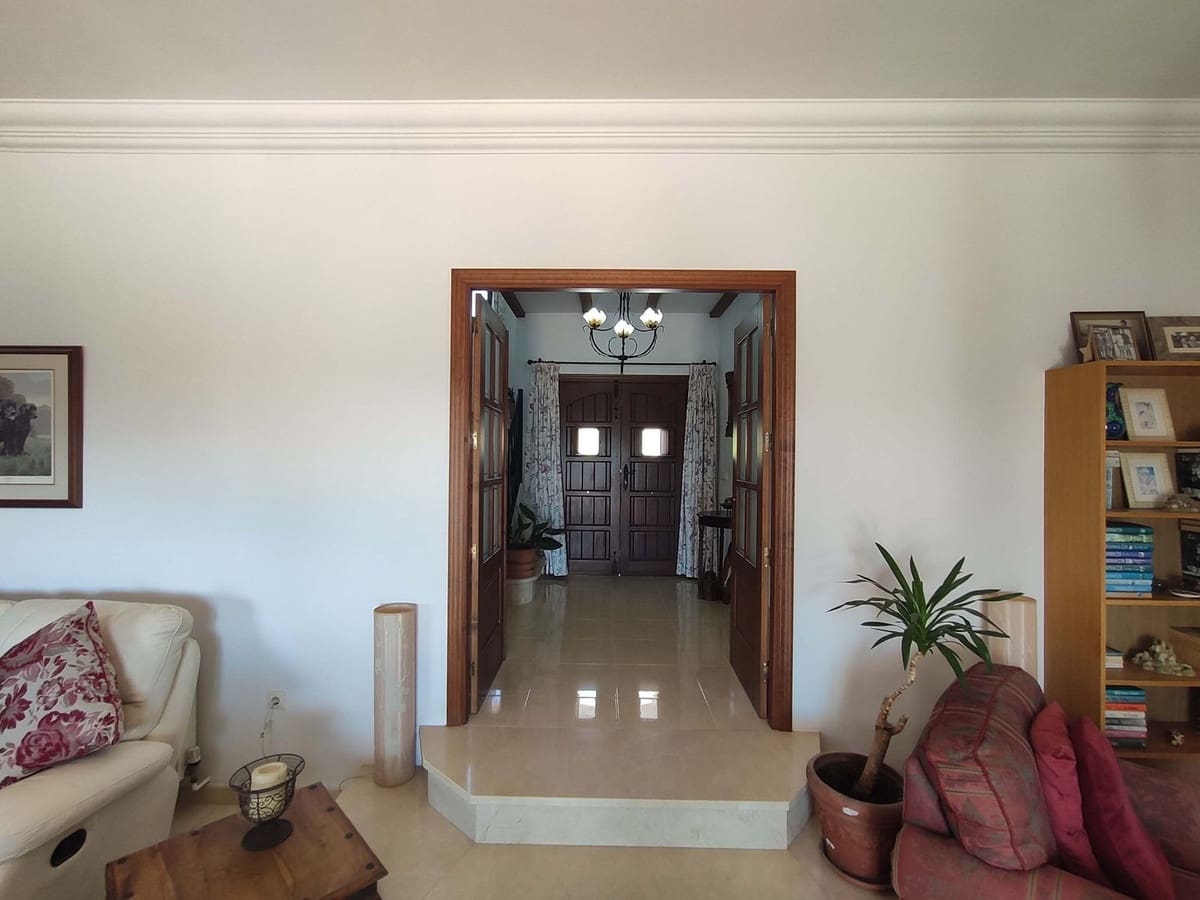 3 slaapkamer Villa te koop in Casarabonela met zwembad garage - € 660.000 (Ref: 9733753)