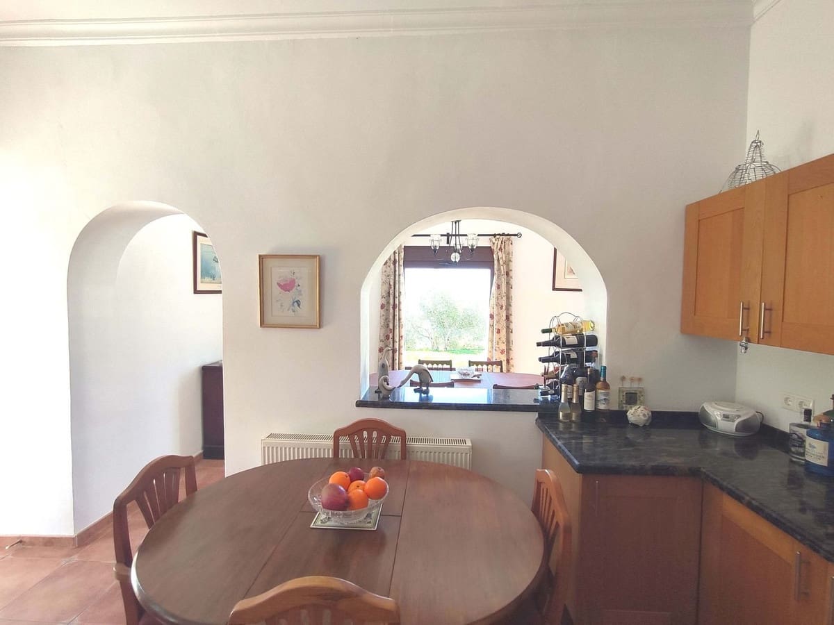 3 slaapkamer Villa te koop in Casarabonela met zwembad garage - € 660.000 (Ref: 9733753)