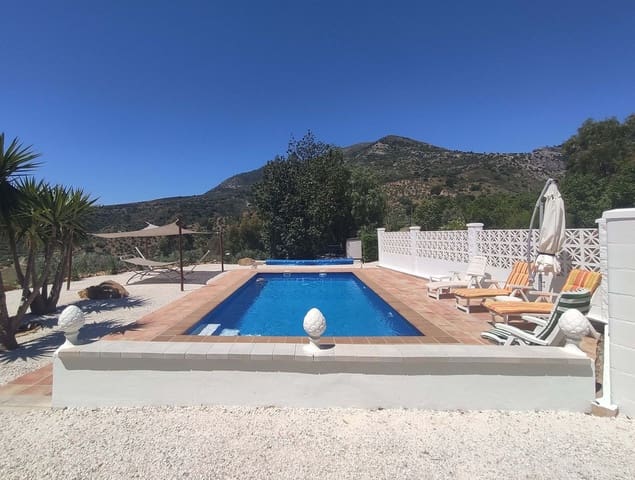 Chalet de 3 habitaciones en Casarabonela en venta con piscina garaje - 660.000 € (Ref: 9733753)