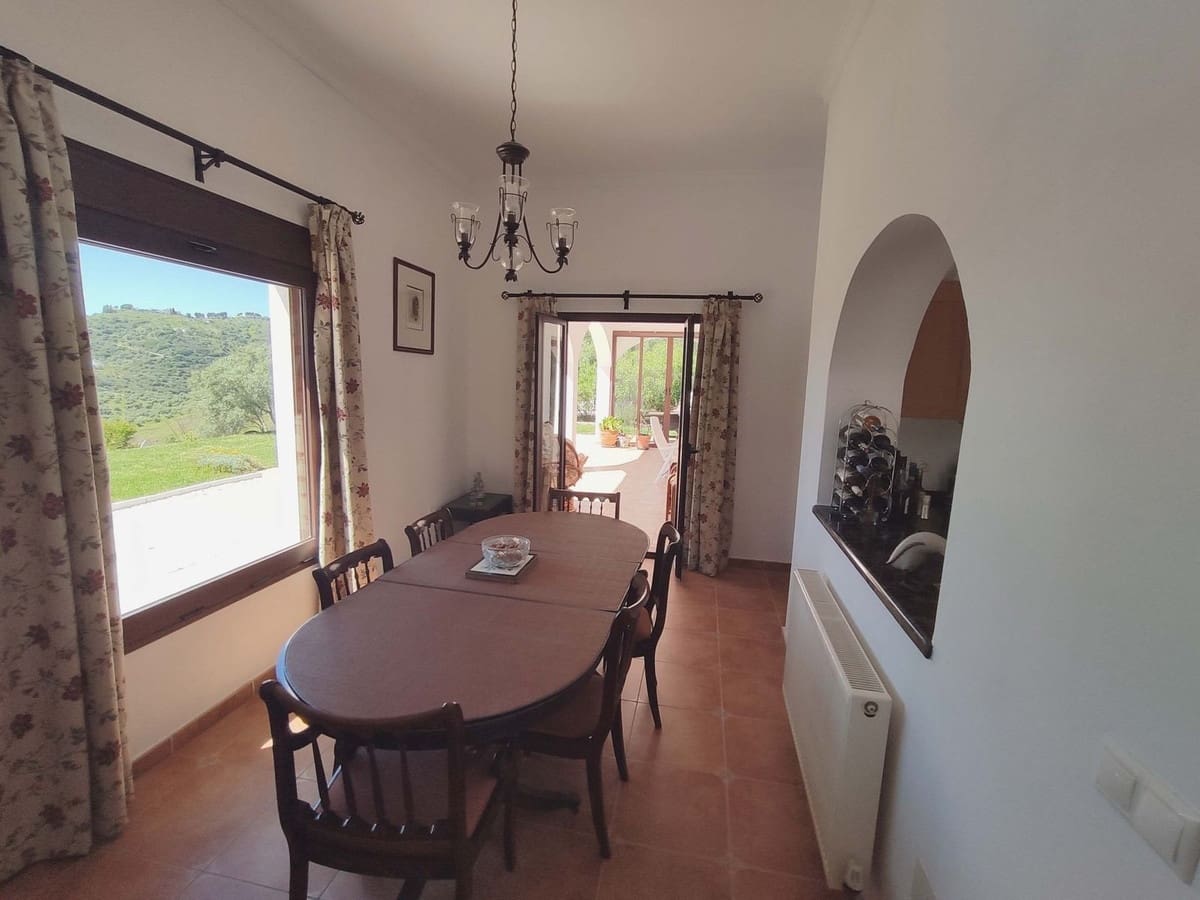 3 slaapkamer Villa te koop in Casarabonela met zwembad garage - € 660.000 (Ref: 9733753)