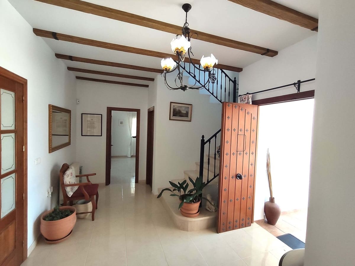 3 slaapkamer Villa te koop in Casarabonela met zwembad garage - € 660.000 (Ref: 9733753)