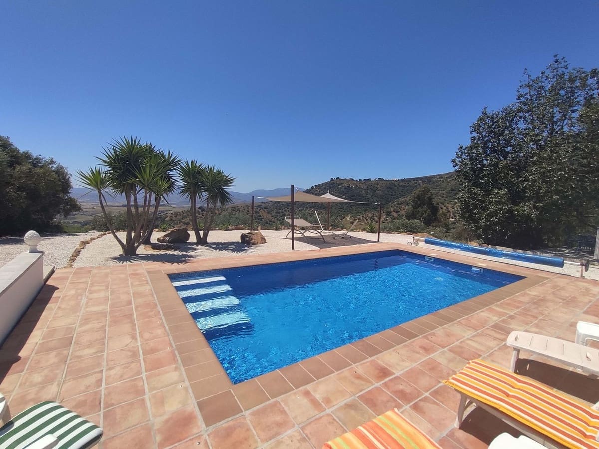 3 slaapkamer Villa te koop in Casarabonela met zwembad garage - € 660.000 (Ref: 9733753)