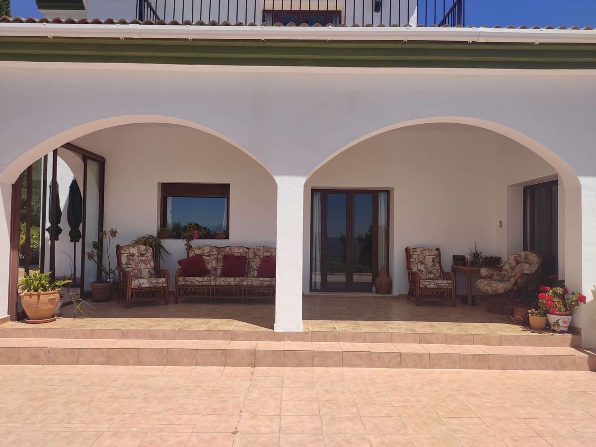 3 slaapkamer Villa te koop in Casarabonela met zwembad garage - € 660.000 (Ref: 9733753)