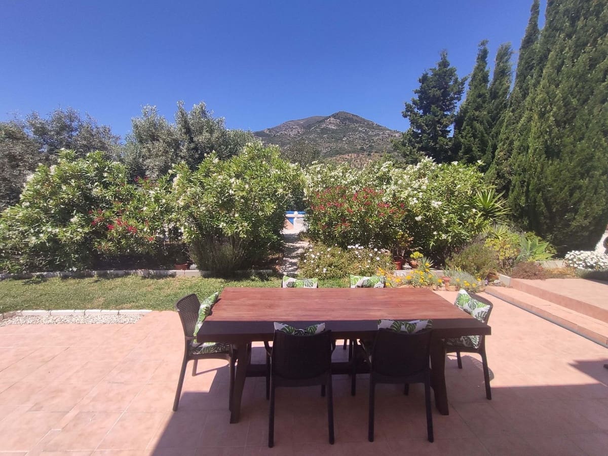 3 slaapkamer Villa te koop in Casarabonela met zwembad garage - € 660.000 (Ref: 9733753)