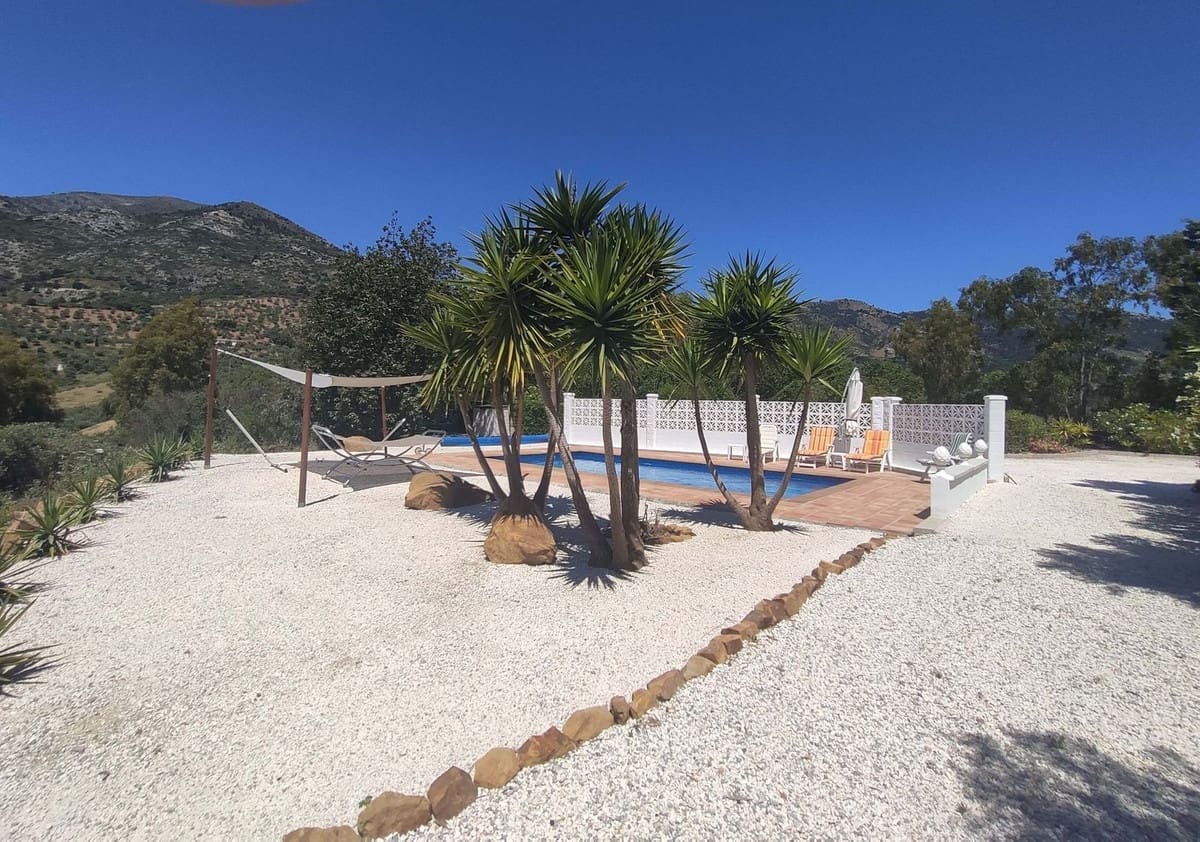 3 slaapkamer Villa te koop in Casarabonela met zwembad garage - € 660.000 (Ref: 9733753)