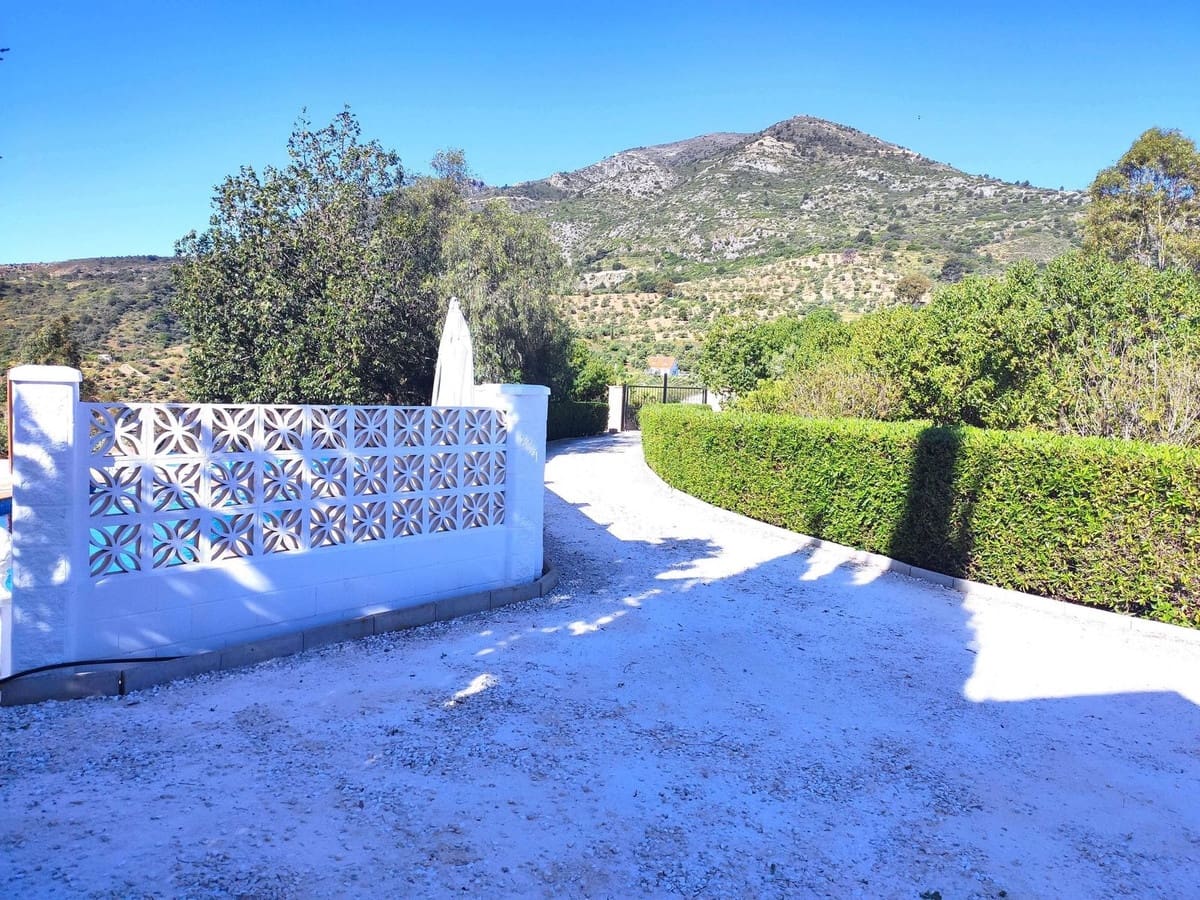 3 slaapkamer Villa te koop in Casarabonela met zwembad garage - € 660.000 (Ref: 9733753)