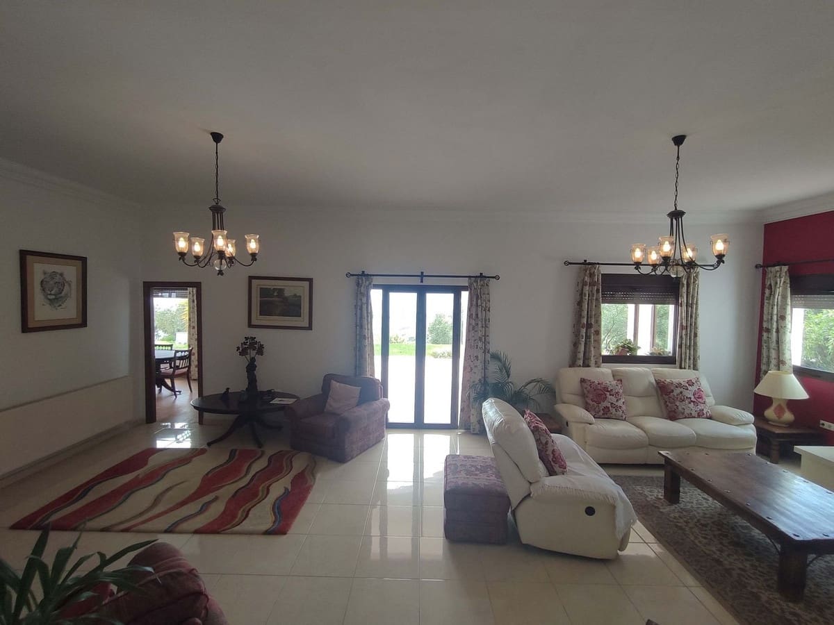 3 bedroom Villa for sale in Casarabonela with pool garage - € 660,000 (Ref: 9733753)